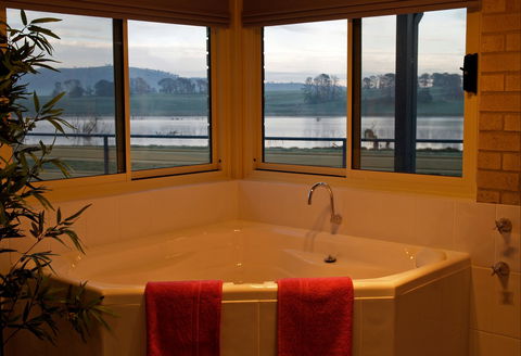 Mannus Valley B And B - Accommodation Mount Tamborine 1