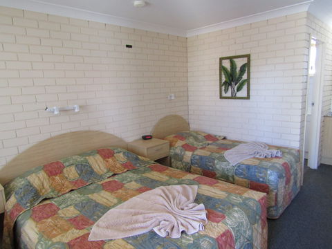 Manilla Motel - Accommodation Mount Tamborine 1