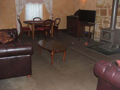 Mintaro Hideaway - Accommodation Mount Tamborine 1