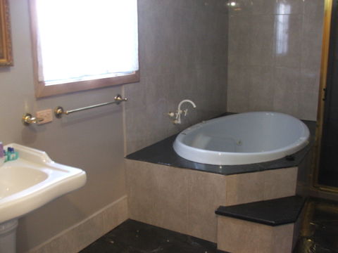 Mintaro Hideaway - Accommodation Mount Tamborine 2