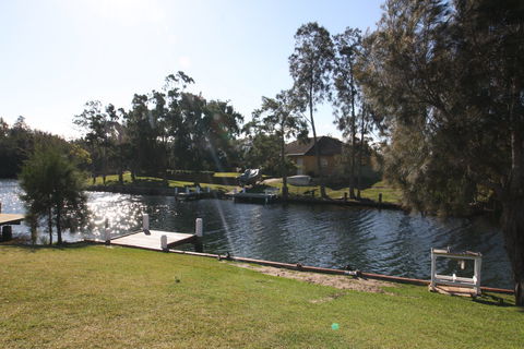 Paradise On The Water - Accommodation Mount Tamborine 2
