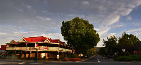 Royal Hotel Cooma - Accommodation Mount Tamborine 2