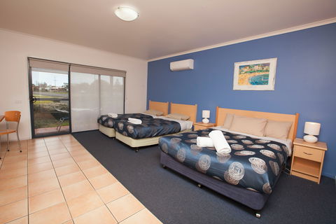 Seaview Motel And Apartments - Accommodation Mount Tamborine 2