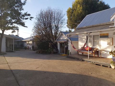Surfside Backpacker - Accommodation Mount Tamborine 2