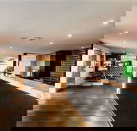 The Waverley International Hotel - Accommodation Mount Tamborine