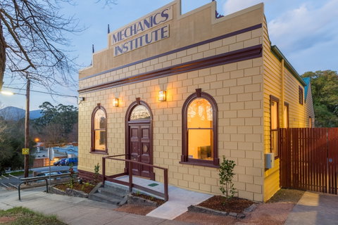 The Old Mechanics - Accommodation Mount Tamborine 0
