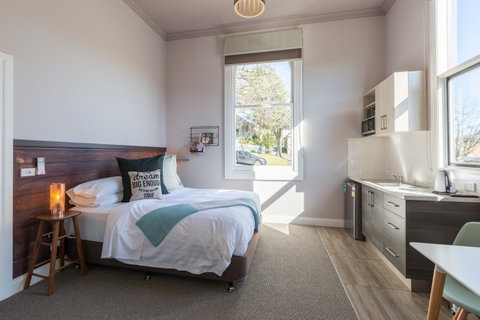 The Old Mechanics - Accommodation Mount Tamborine 2