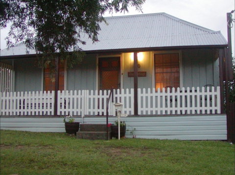 Tinonee Cottages - Accommodation Mount Tamborine 0