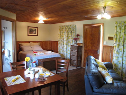 Tin Dragon Trail Cottages - Accommodation Mount Tamborine 2