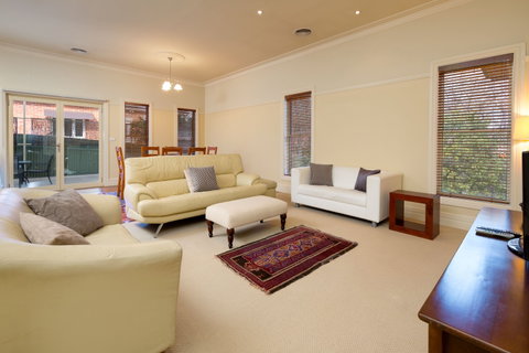 Ampleforth East - Accommodation Mount Tamborine 2