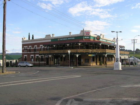 Bank Hotel - Accommodation Mount Tamborine 0