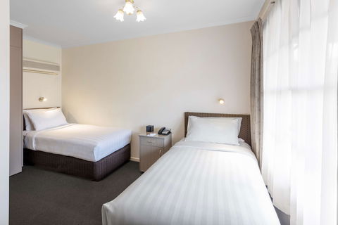 Best Western Olde Maritime - Accommodation Mount Tamborine 1