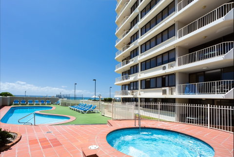 Breakers North - Absolute Beach Front Holiday Apartments - Accommodation Mount Tamborine 2