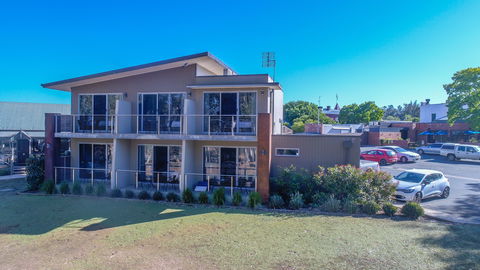 Campaspe Lodge At The Echuca Hotel - Accommodation Mount Tamborine 1