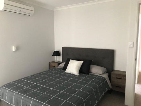 Canalside Family Getaway - Accommodation Mount Tamborine 1