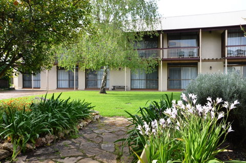 Coonawarra Motor Lodge - Accommodation Mount Tamborine 0