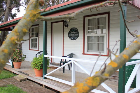 Coonawarra's Pyrus Cottage - Accommodation Mount Tamborine 0