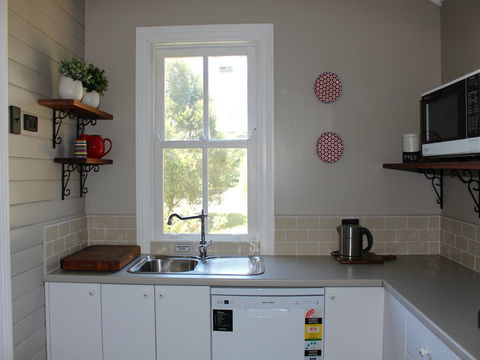 Fosterton School House - Accommodation Mount Tamborine 1