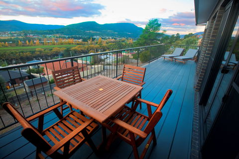 New Norfolk Apartments - Accommodation Mount Tamborine 0
