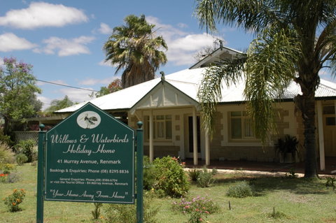 Renmark Holiday Home Willows & Waterbirds - Accommodation Mount Tamborine 0