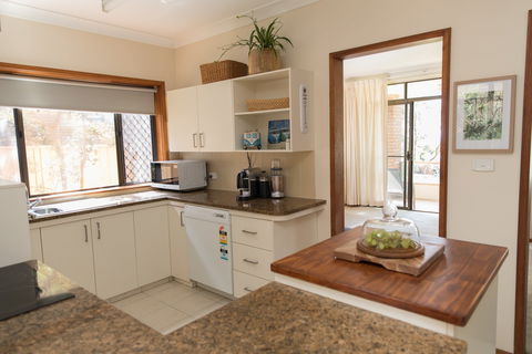 Taranaki Beach Unit - Accommodation Mount Tamborine 1