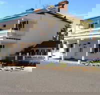 The White House Carcoar - Accommodation Mount Tamborine