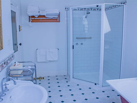 The Duck House - Accommodation Mount Tamborine 1