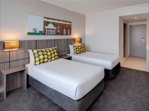 Travelodge Hotel Bankstown Sydney - Accommodation Mount Tamborine 2
