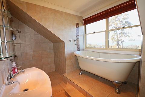 Whale Cove - Accommodation Mount Tamborine 1