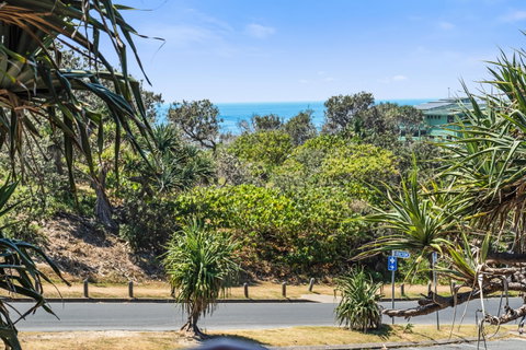 16 Point Lookout Beach Resort - Accommodation Mount Tamborine 2
