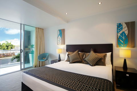 At Marina Shores - Accommodation Mount Tamborine 1