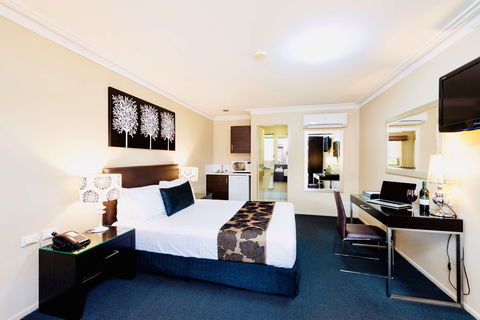 Best Western PLUS Ambassador On Ruthven - Accommodation Mount Tamborine 0