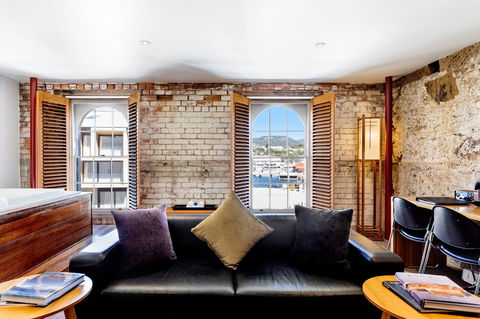 Henry Jones Art Hotel - The - Accommodation Mount Tamborine 0