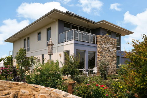 La Maison Du Vigneron B&B & Special Ocassion Dining - Accommodation Mount Tamborine 0
