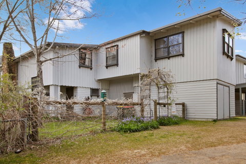 Le Chateau - Accommodation Mount Tamborine 0