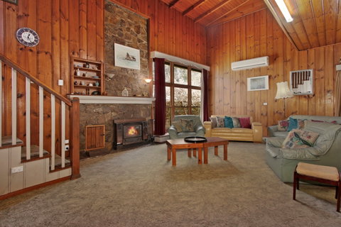 Le Chateau - Accommodation Mount Tamborine 1