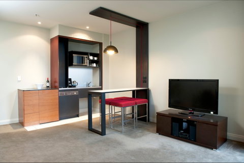 Mantra Hindmarsh Square - Accommodation Mount Tamborine 2