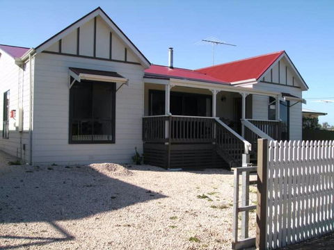 Marie's Cottage - Accommodation Mount Tamborine 0