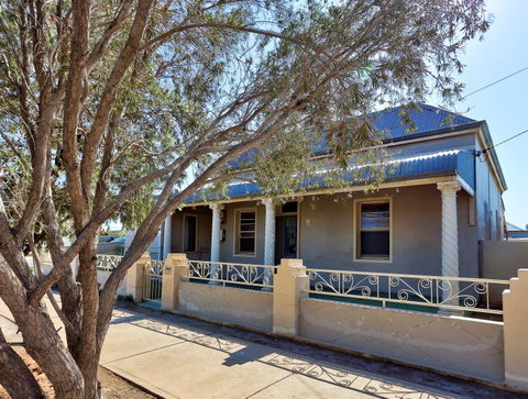 McCulloch's Rest - Accommodation Mount Tamborine 0