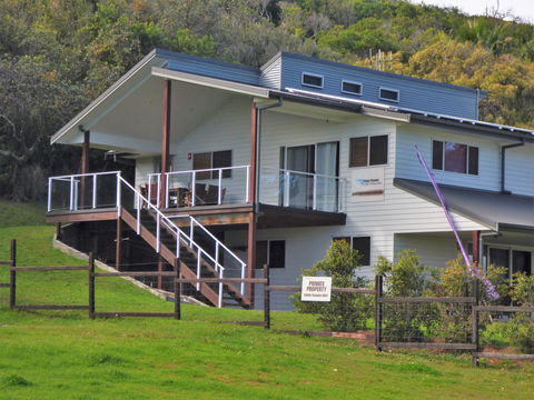 Point Plomer Holiday Cottages - Accommodation Mount Tamborine 0