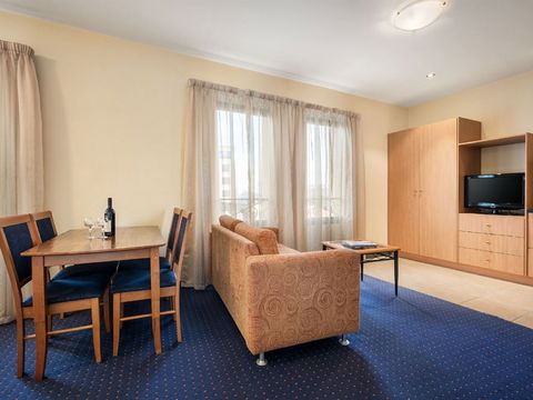 Quest Savoy - Accommodation Mount Tamborine 2