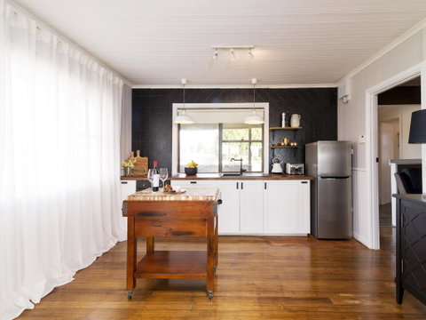 Stargazers Luxury Cottage - Accommodation Mount Tamborine 2