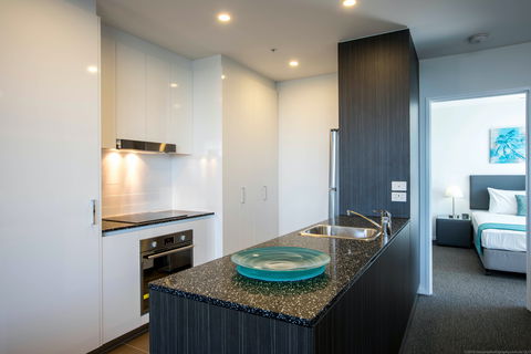 Synergy  Broadbeach - Accommodation Mount Tamborine 2