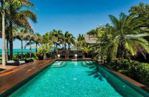Trinity Beach Palace - Accommodation Mount Tamborine 2