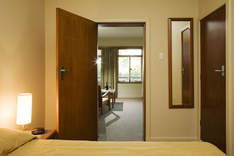 University House - Accommodation Mount Tamborine 2