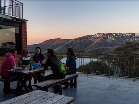 Viking Alpine Lodge - Accommodation Mount Tamborine 1