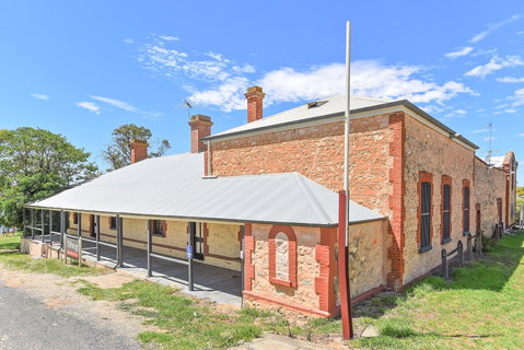 Wellington Courthouse. - Accommodation Mount Tamborine 0