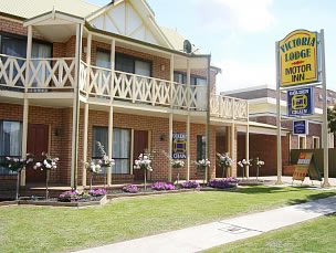 Victoria Lake Holiday Park - Accommodation Mount Tamborine 0