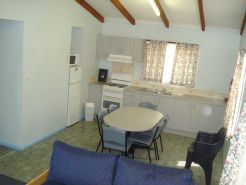 Borderland Holiday Park - Accommodation Mount Tamborine 4