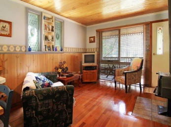 Hill N Dale Farm Cottages - Accommodation Mount Tamborine 5